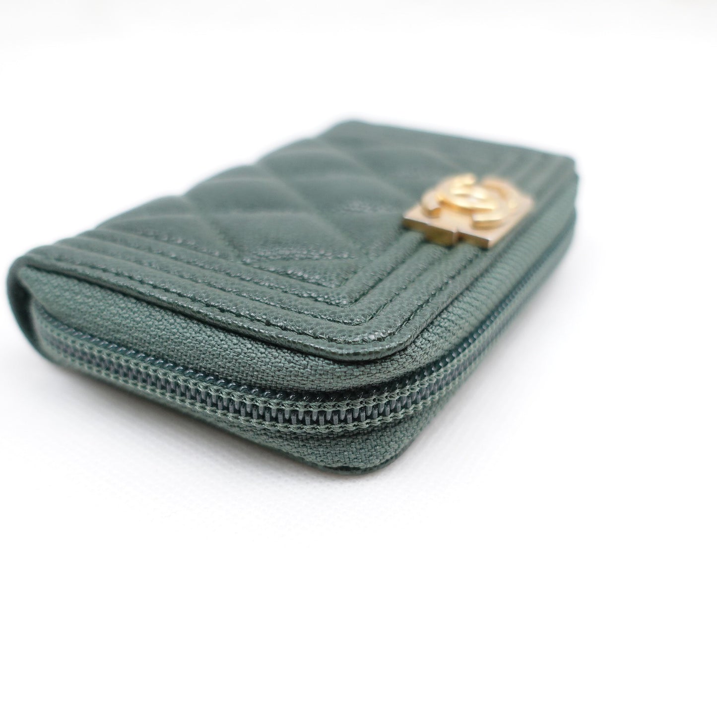 Pre-owned Chanel Leboy Green Calfskin Zippy Short Wallet