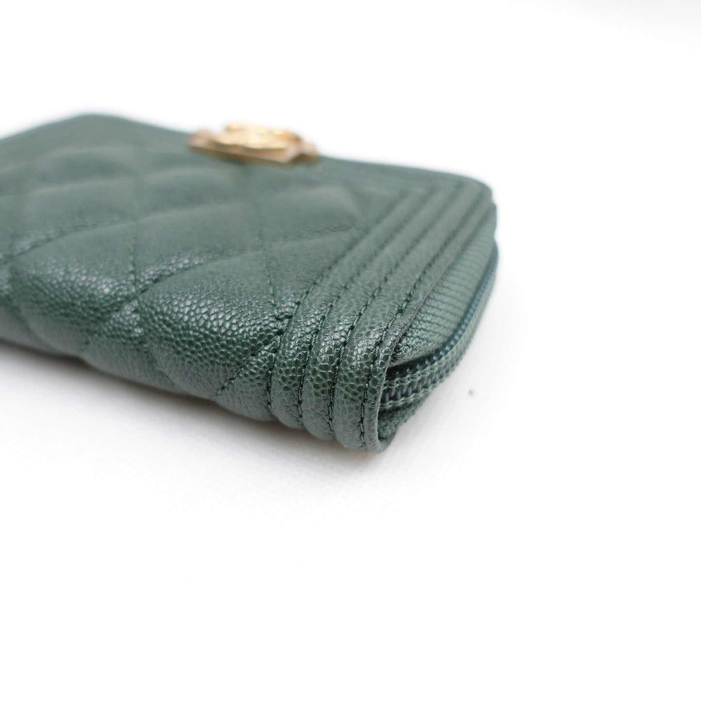 Pre-owned Chanel Leboy Green Calfskin Zippy Short Wallet