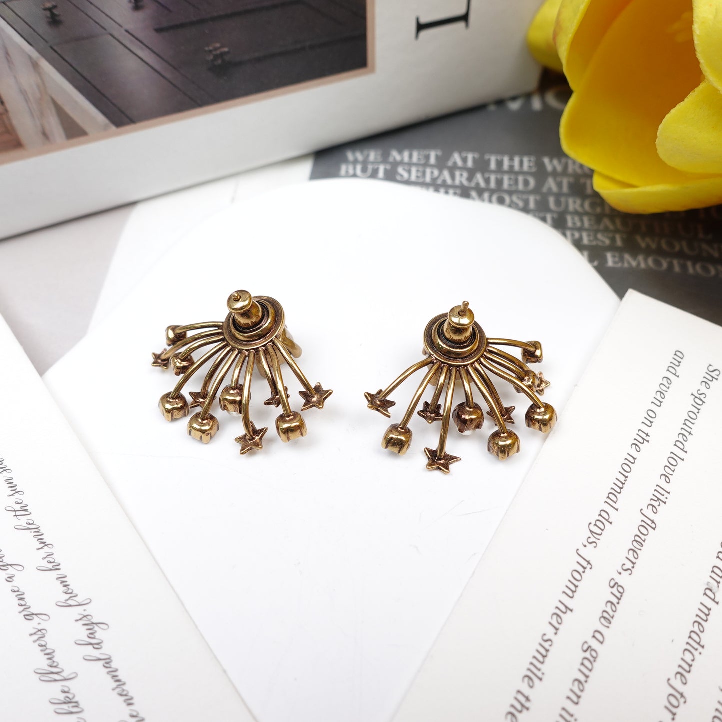 Pre-Owned Dior Gold-tone Metal Pearl Earing