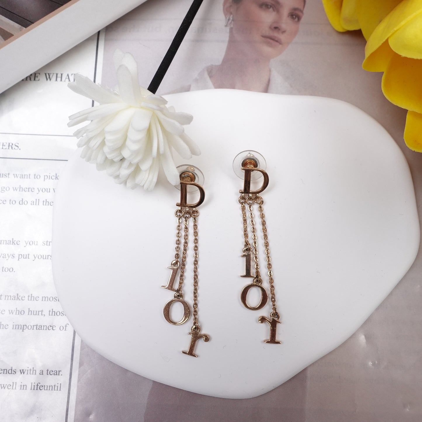 Pre-Owned Dior Crystal Gold Chain Dangle Earrings