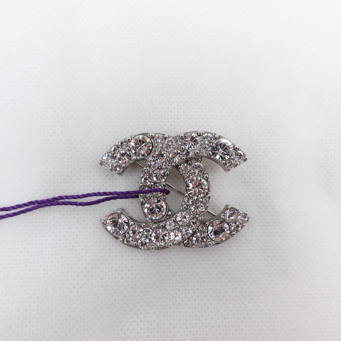 Pre-owned Chanel Silver Metal Brooch