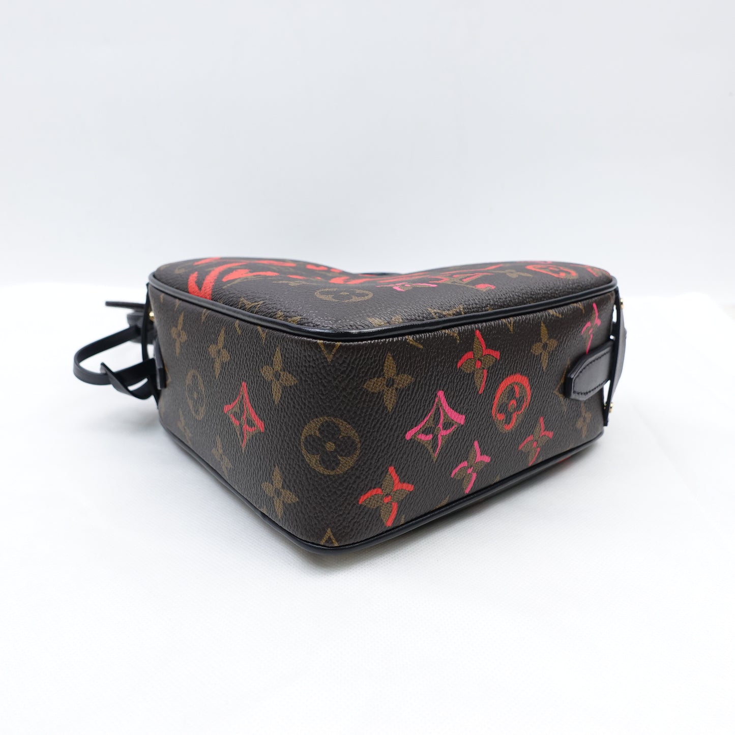 Pre-Owned Louis Vuitton Game On Coeur Monogram Coated Canvas Shoulder Bag