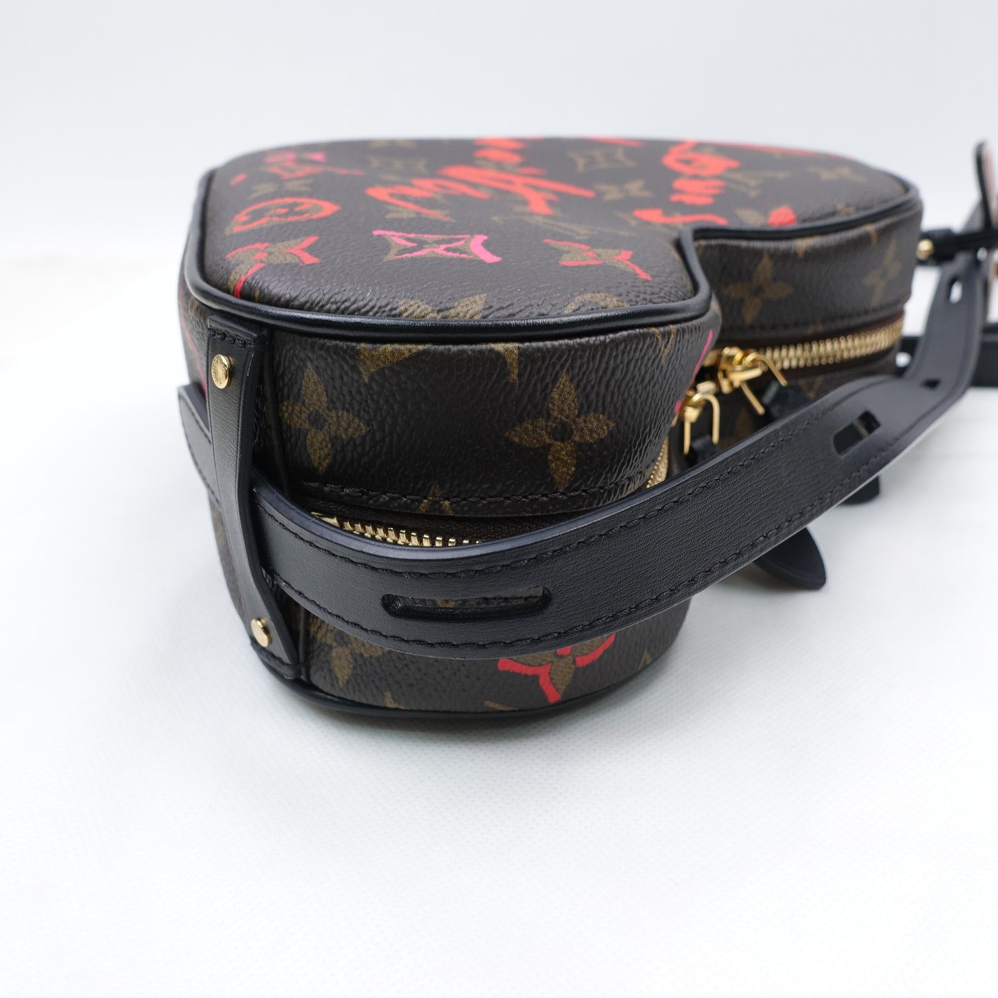 Pre-Owned Louis Vuitton Game On Coeur Monogram Coated Canvas Shoulder Bag