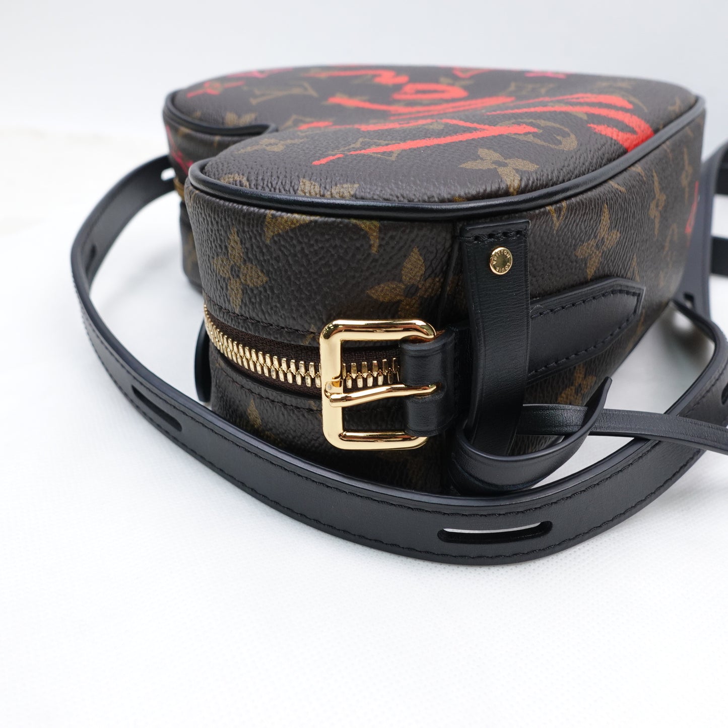 Pre-Owned Louis Vuitton Game On Coeur Monogram Coated Canvas Shoulder Bag