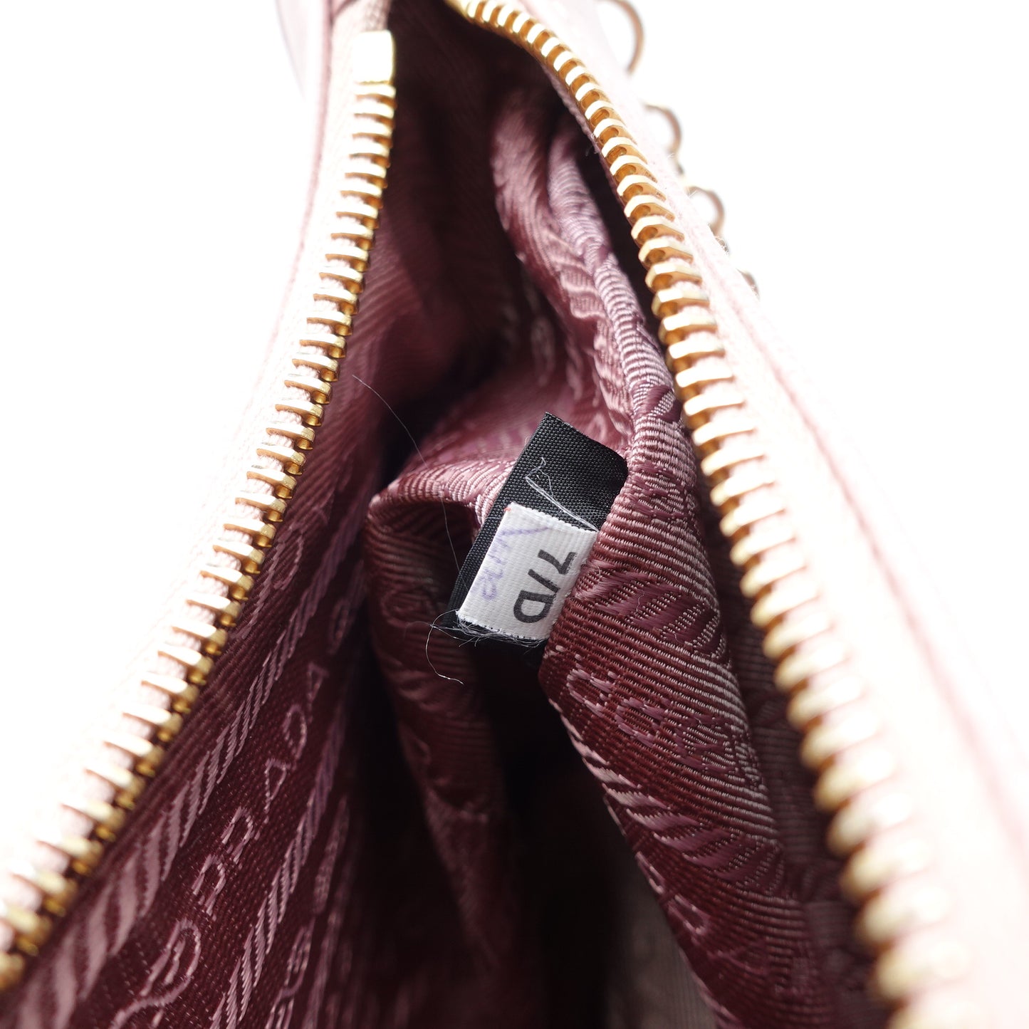 Prada Re-Edition Pink Saffinao Leather Shoulder Bag