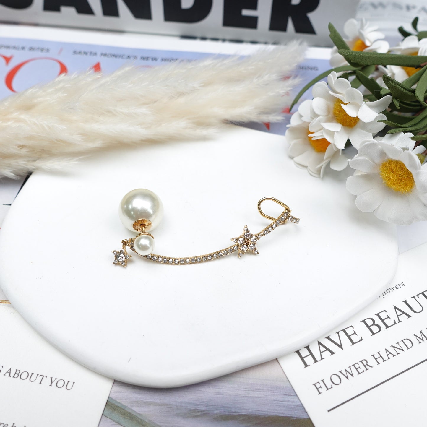 Pre-Owned Dior Single Gold Tone Pearl Earrings