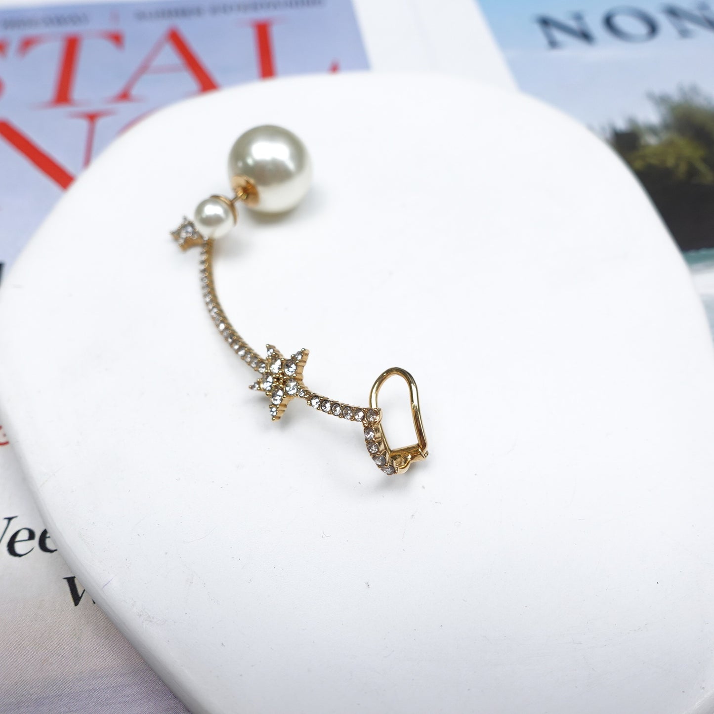 Pre-Owned Dior Single Gold Tone Pearl Earrings