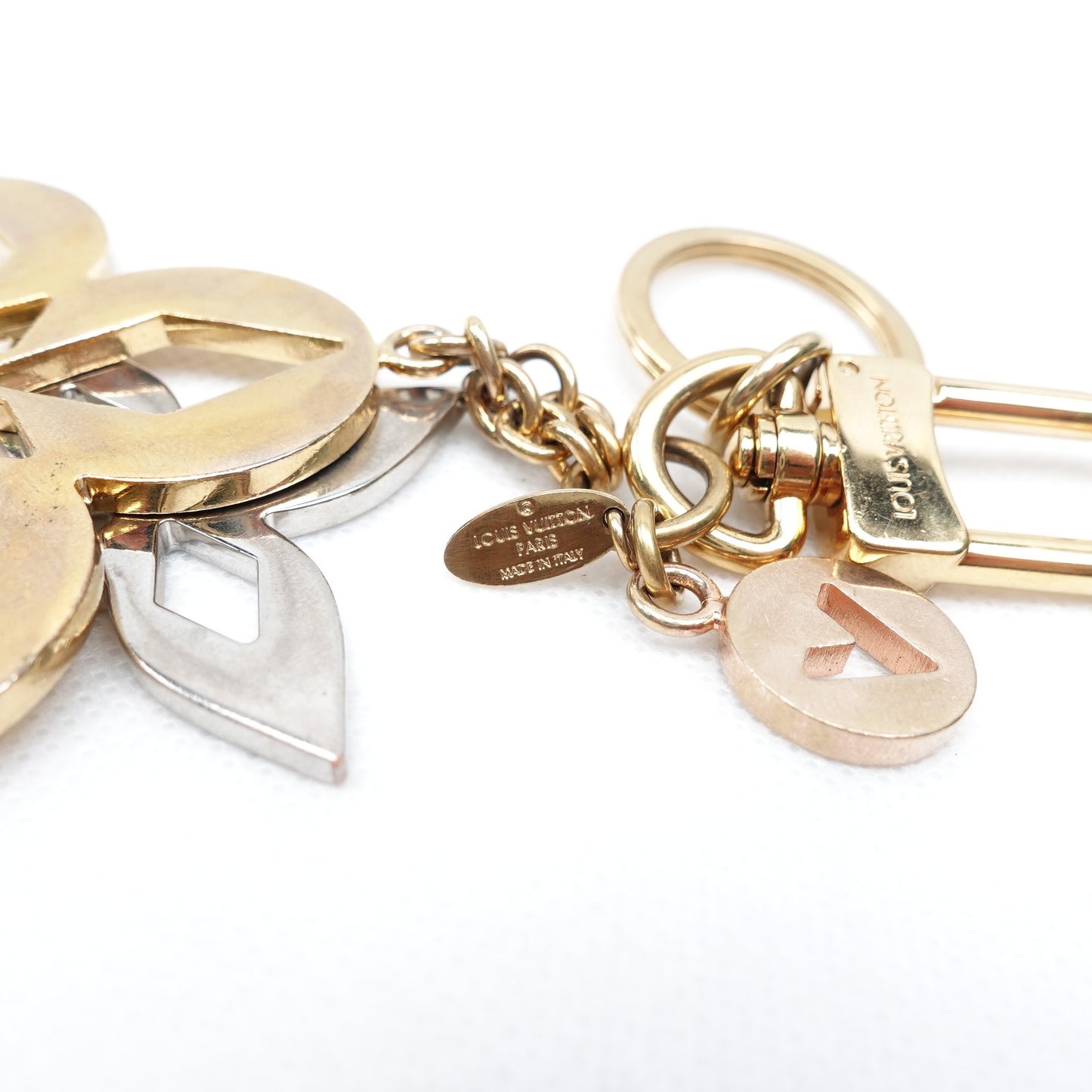 Pre-owned Louis Vuitton Gold Metal Bag Charm
