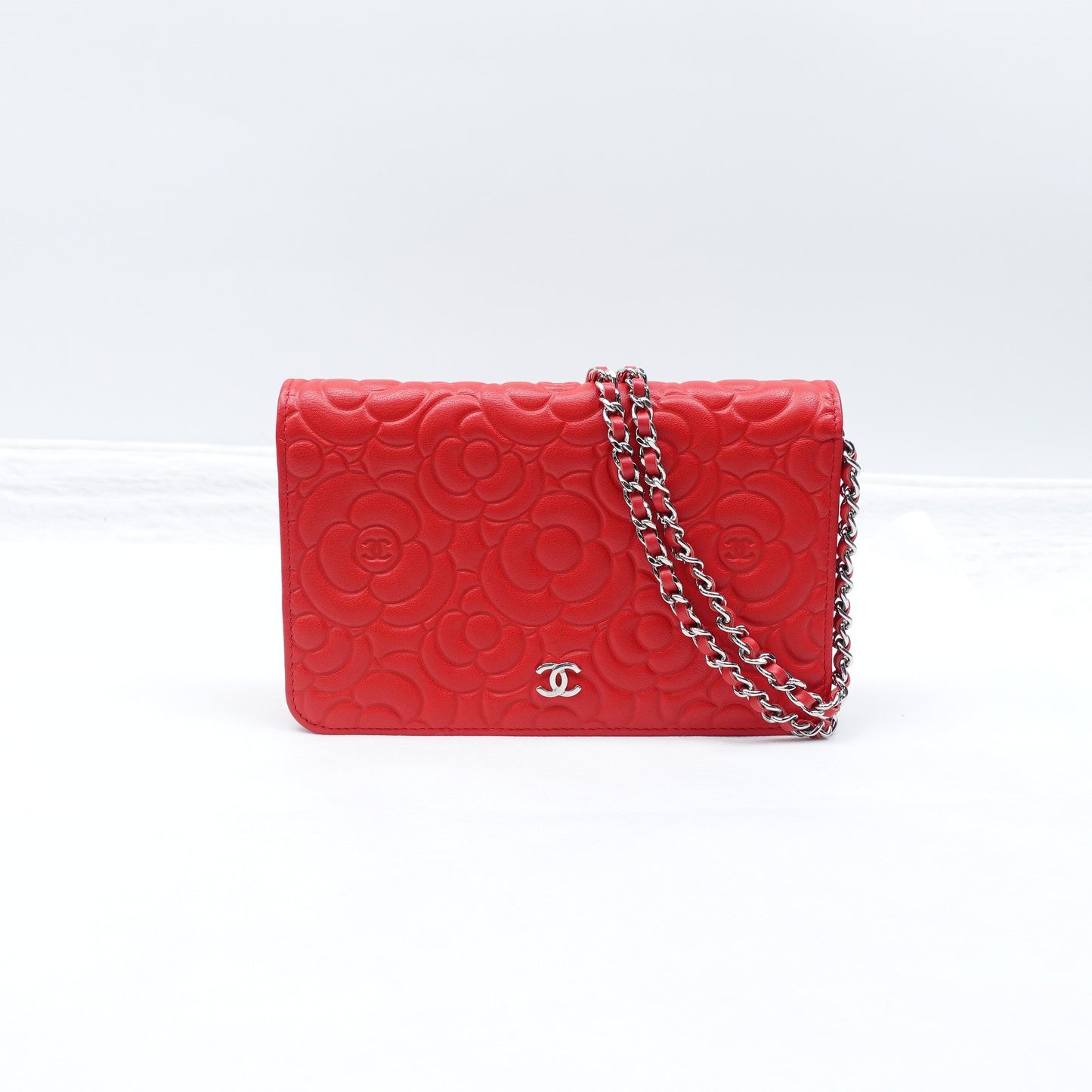 Pre-owned Chanel WOC Red Calfskin Shoulder Bag
