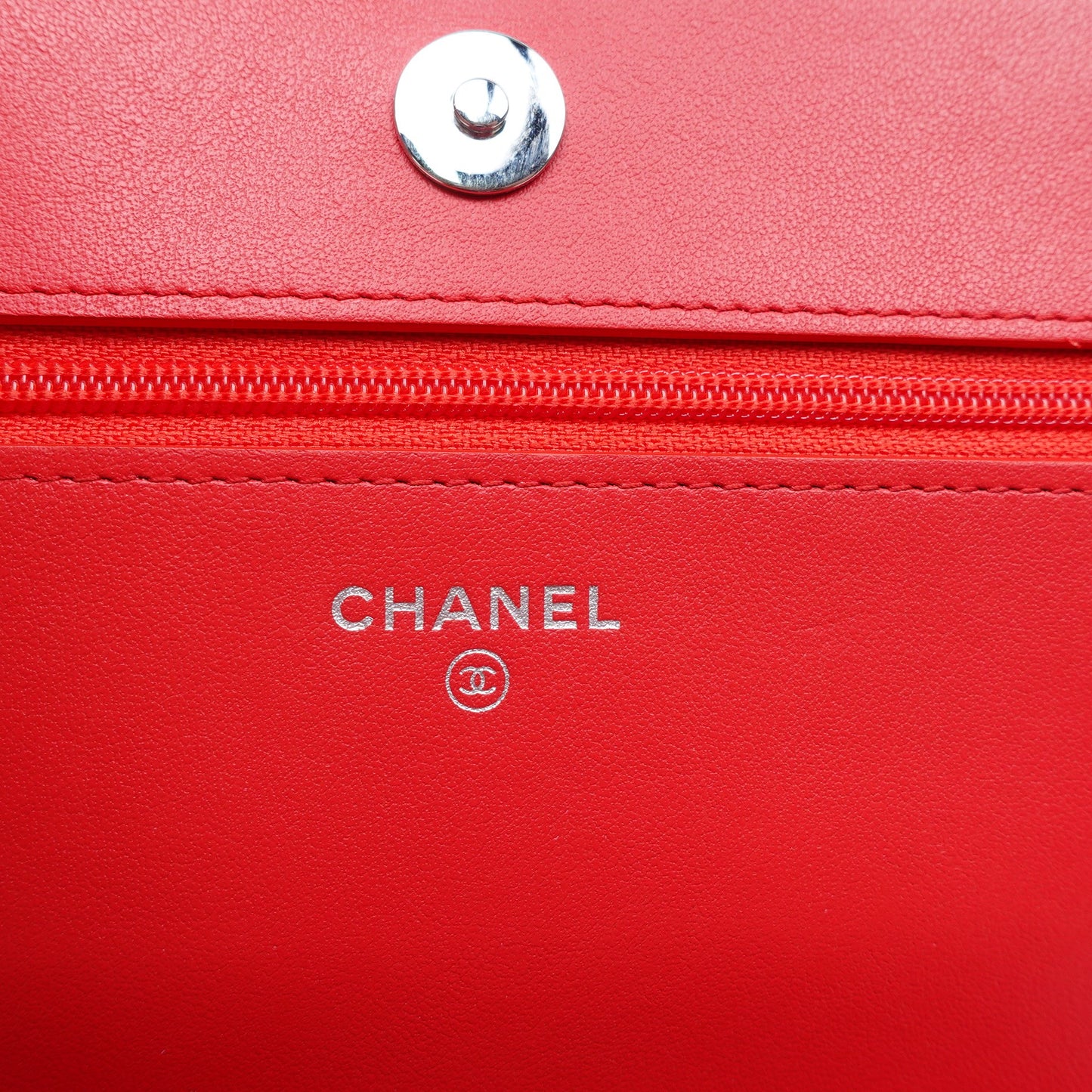 Pre-owned Chanel WOC Red Calfskin Shoulder Bag