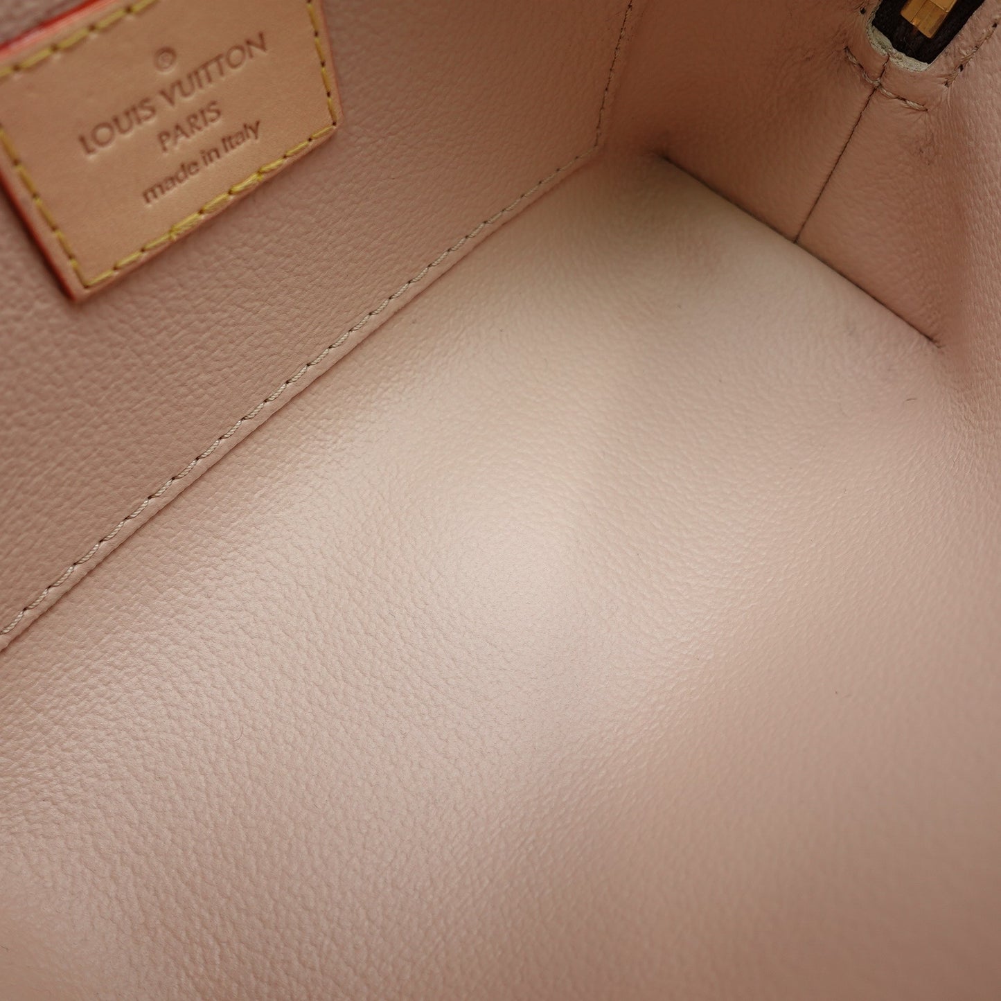 Pre-owned Louis Vuitton Poche Toilette Monogram Coated Canvas Clutch T10293091