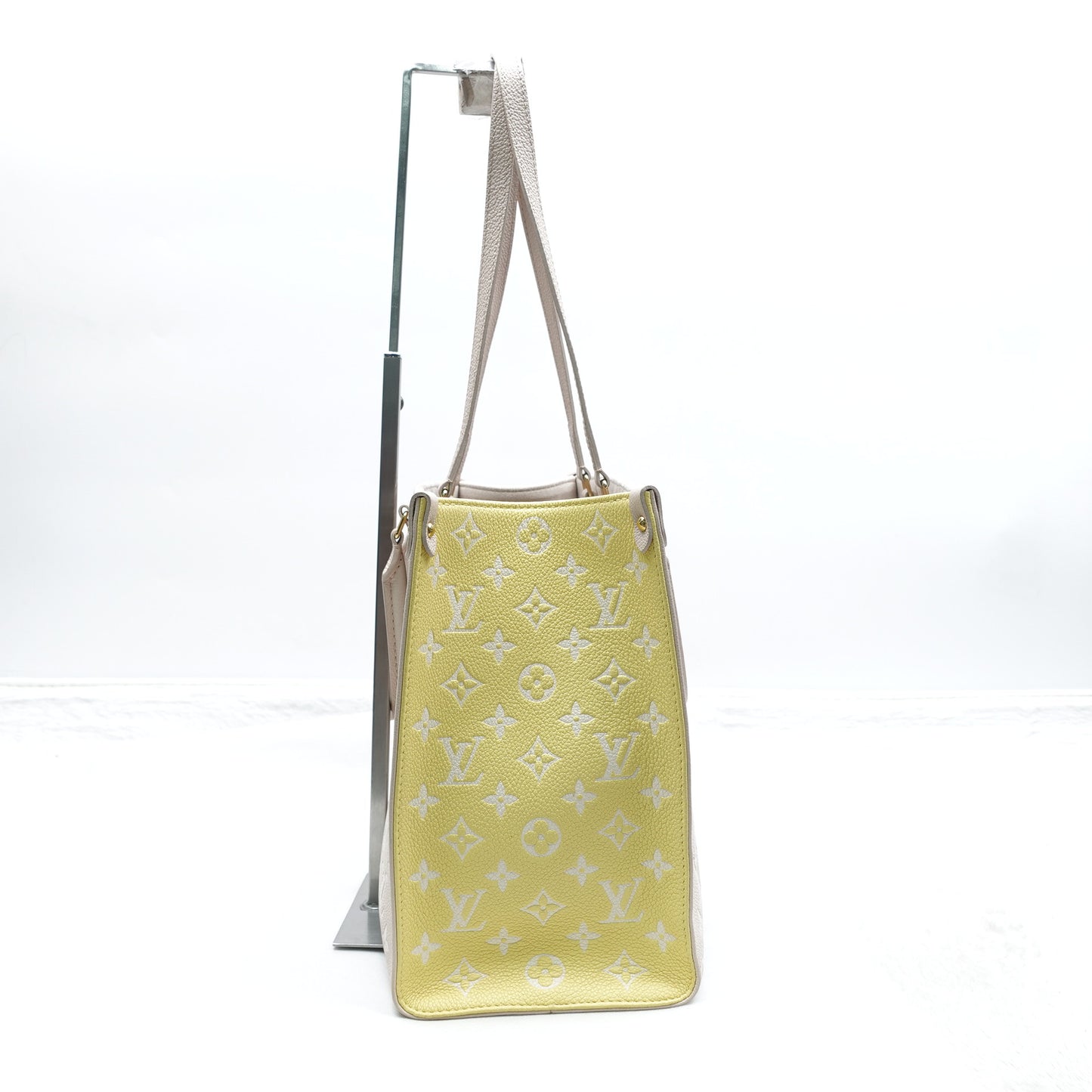 Pre-Owned Louis Vuitton On The Go MM Beige&Yellow&Pink Calfskin Shoulder Bag