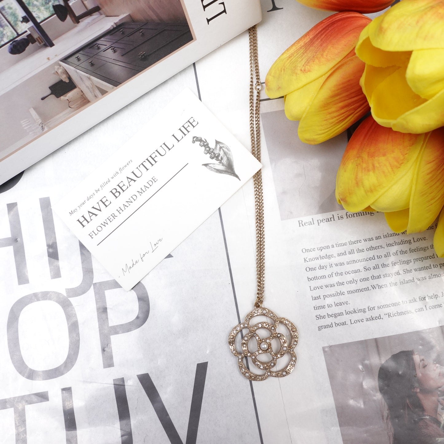 Pre-Owned Chanel Gold-tone Flower Diamond&Pearl Necklace