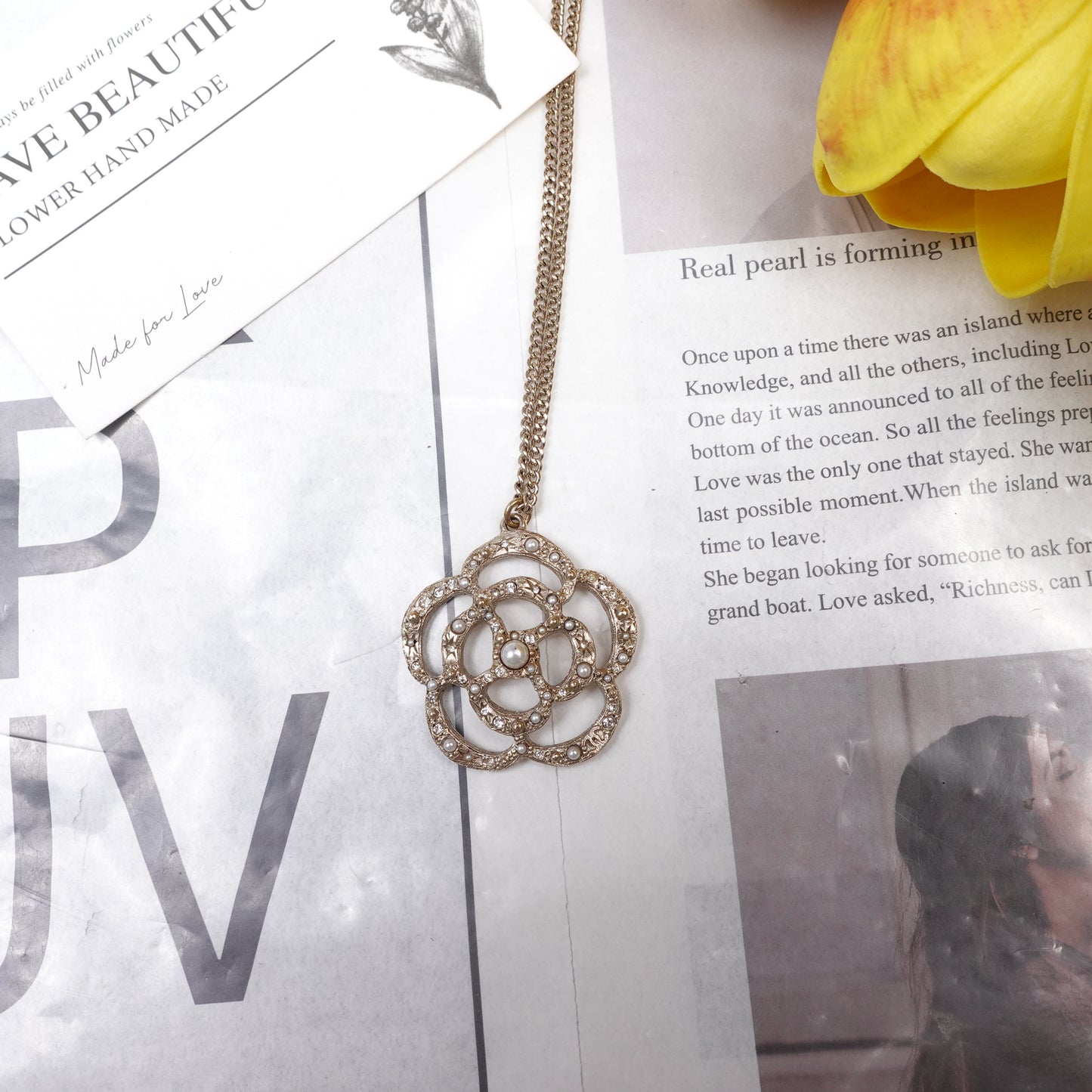 Pre-Owned Chanel Gold-tone Flower Diamond&Pearl Necklace