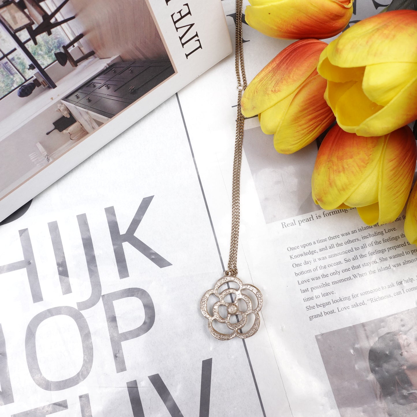 Pre-Owned Chanel Gold-tone Flower Diamond&Pearl Necklace