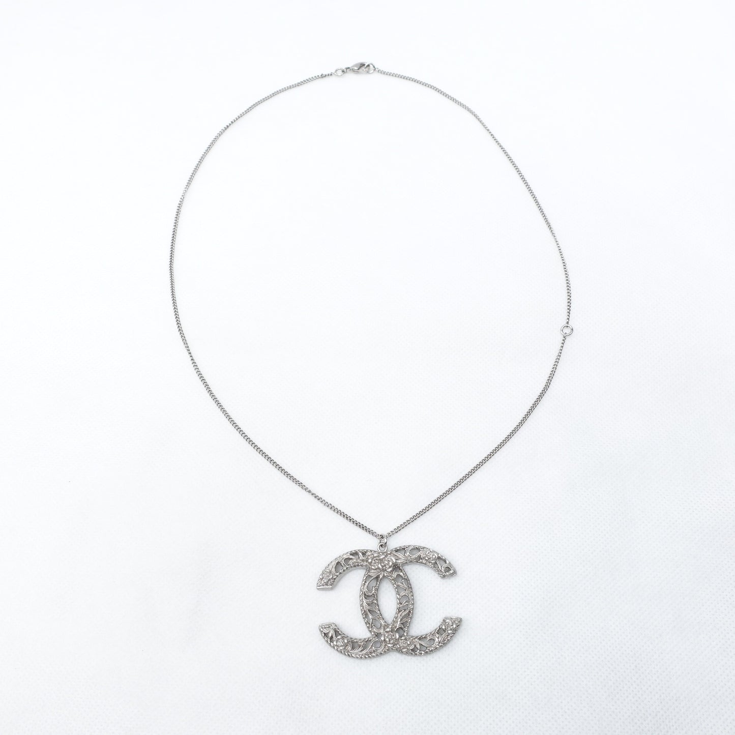 Pre-owned Chanel CC Silver-tone Metal Necklace