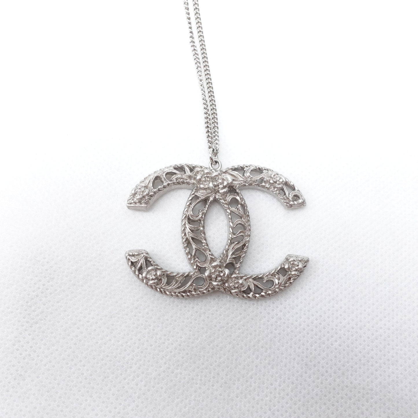 Pre-owned Chanel CC Silver-tone Metal Necklace