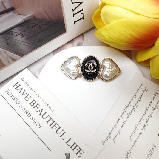 Pre-Owned Chanel Gold Tone Metal Black Resin Pearl CC Brooch