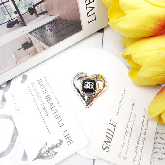 Pre-Owned Chanel Heart Shaped Brooch