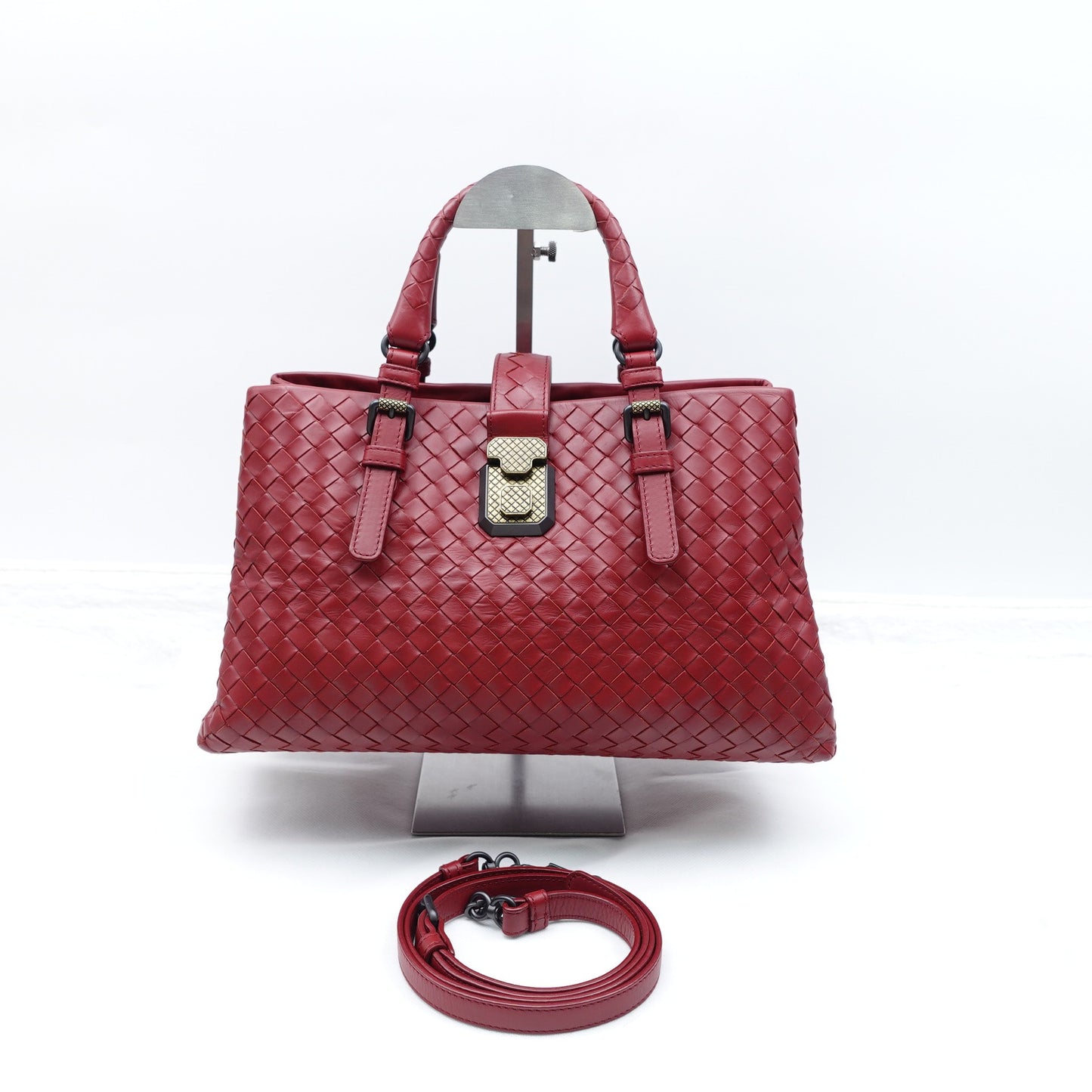 Pre-owned Bottega Veneta Roma Red Calfskin Shoulder Bag