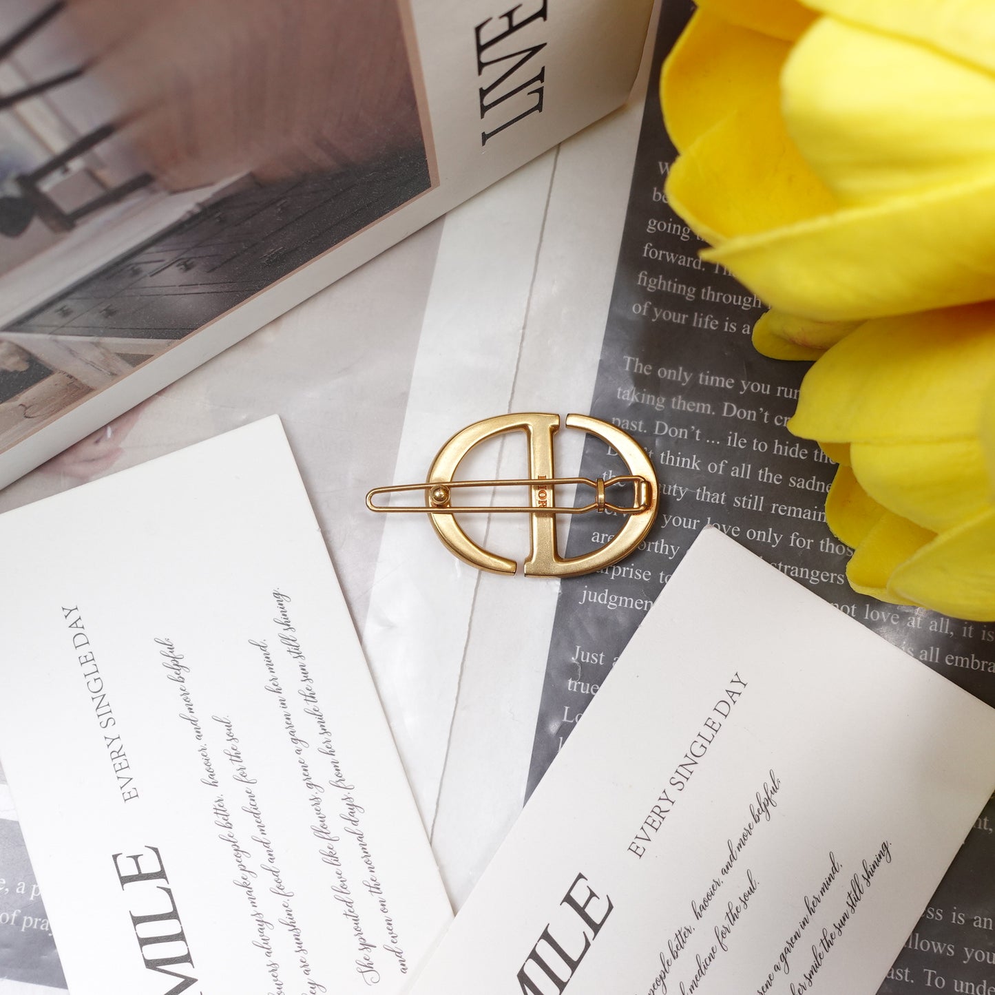 Pre-Owned Dior Gold-tone Metal Hair Accessories