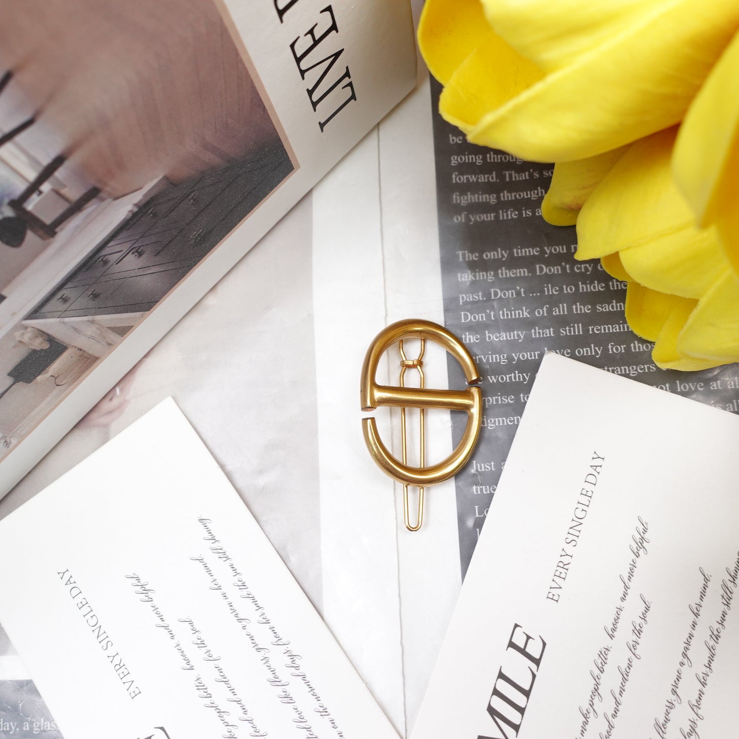 Pre-Owned Dior Gold-tone Metal Hair Accessories