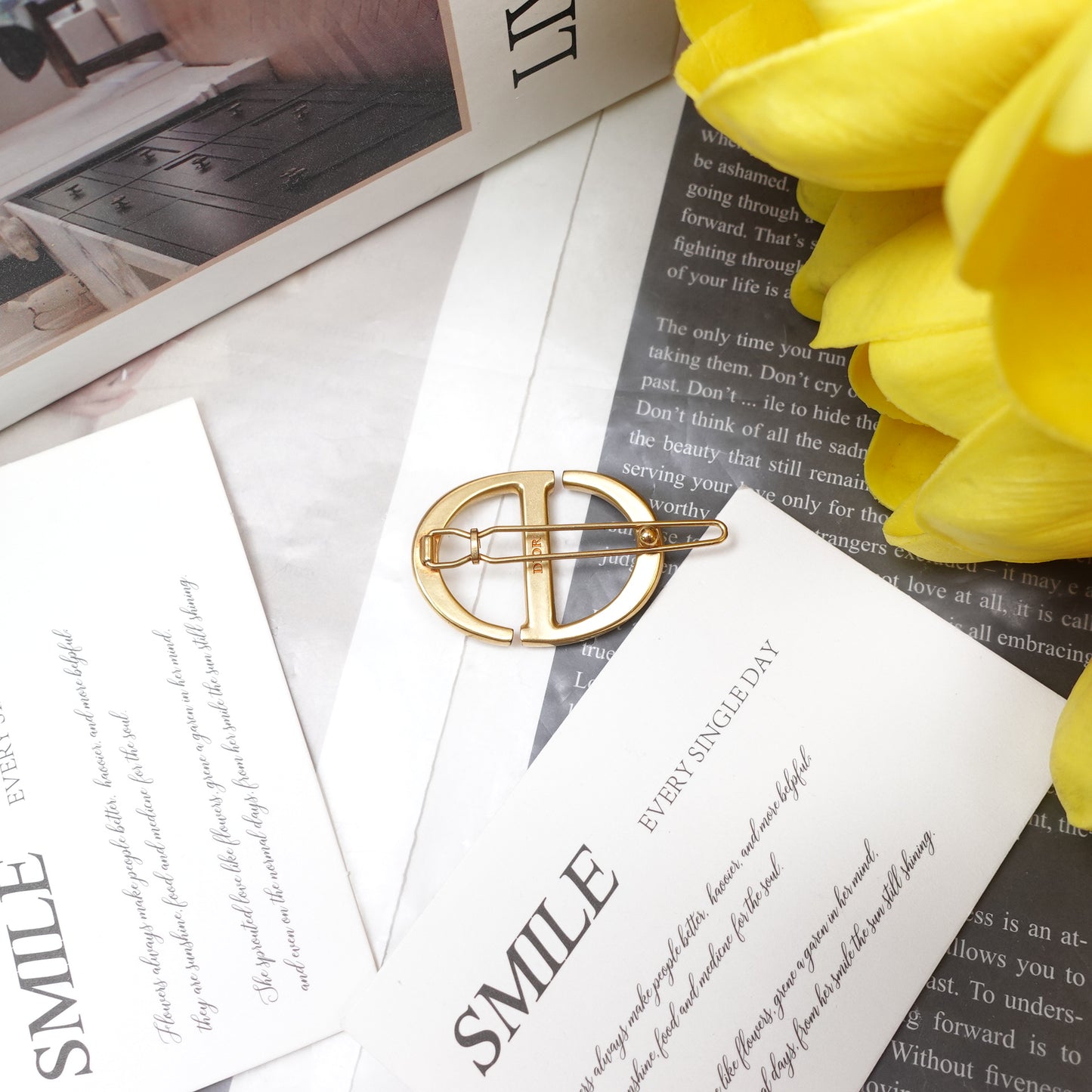 Pre-Owned Dior Gold-tone Metal Hair Accessories