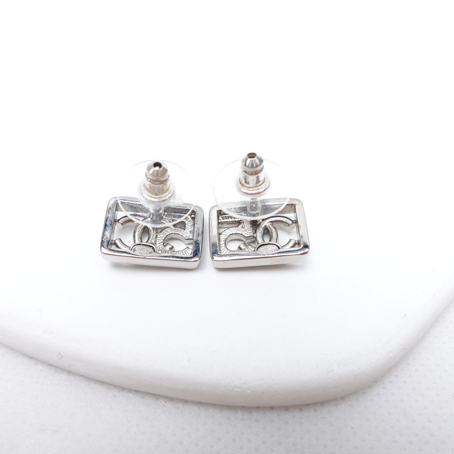 Pre-Owned Chanel Gold Tone Diamond Square CC Silver Earrings