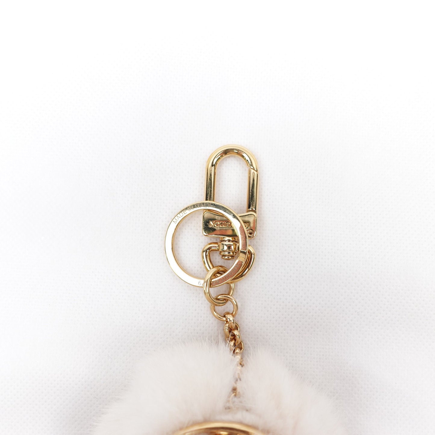 Pre-owned Louis Vuitton White Fluff Bag Charm