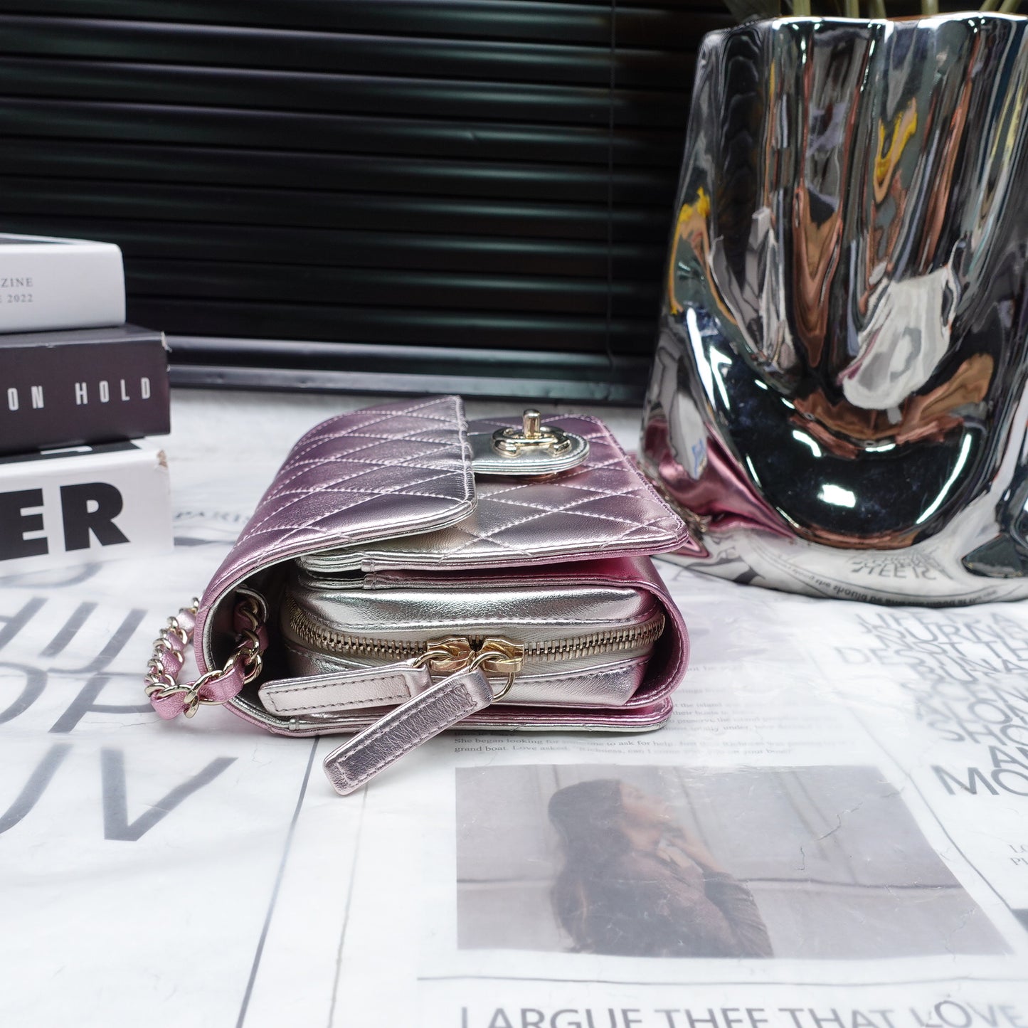 Pre-Owned Chanel Flap Mini Iridescent Pink&Silver Lambskin Shoulder Bag