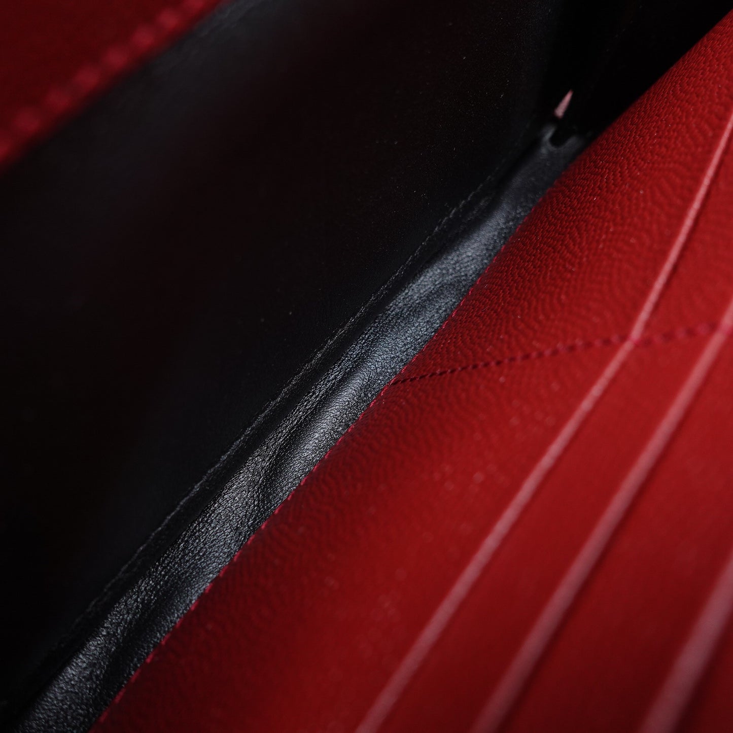 Pre-Owned Yves Saint Laurent Le Monogram Me Red Calfskin Long Wallet T10300903