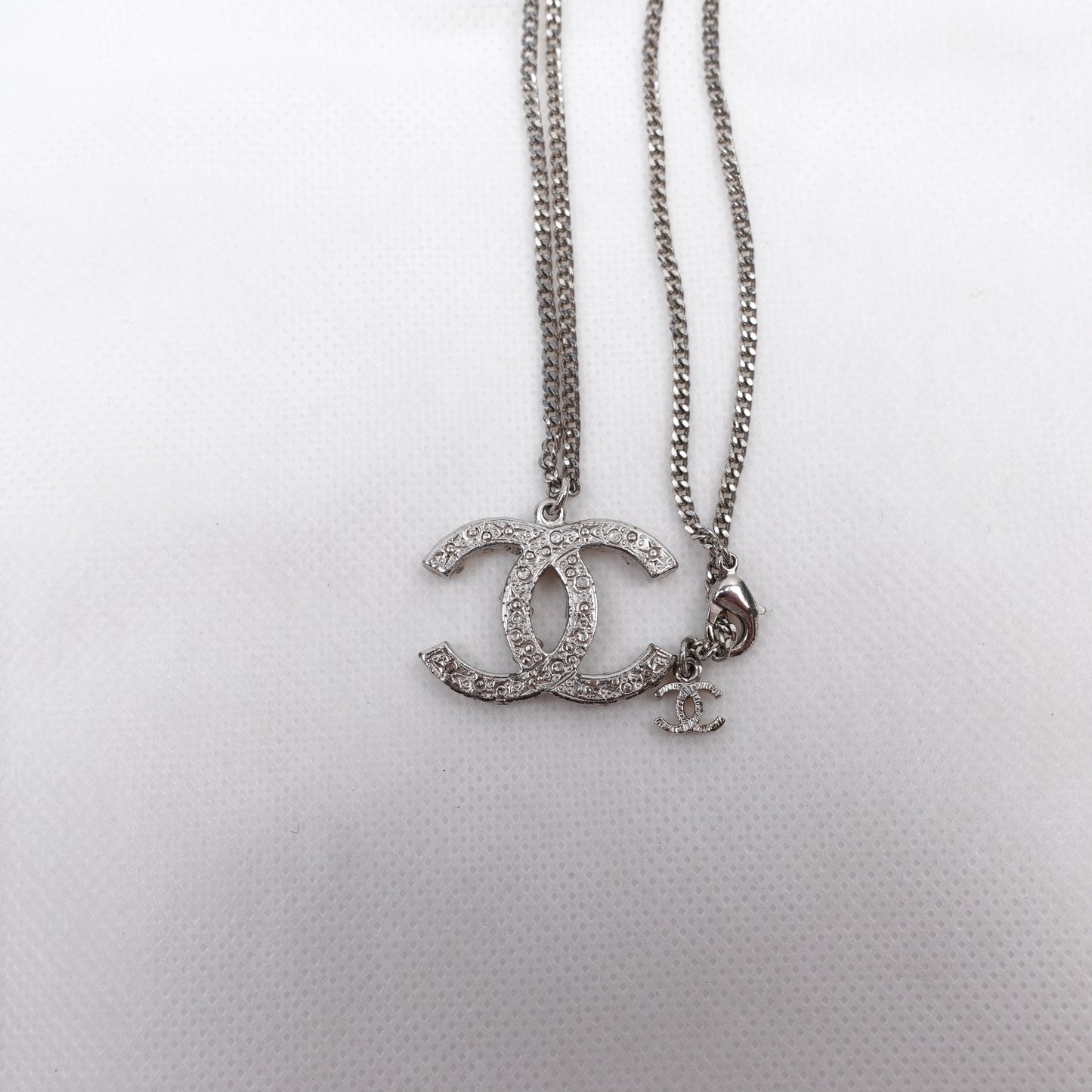 Pre-owned Chanel CC Crystal Necklace