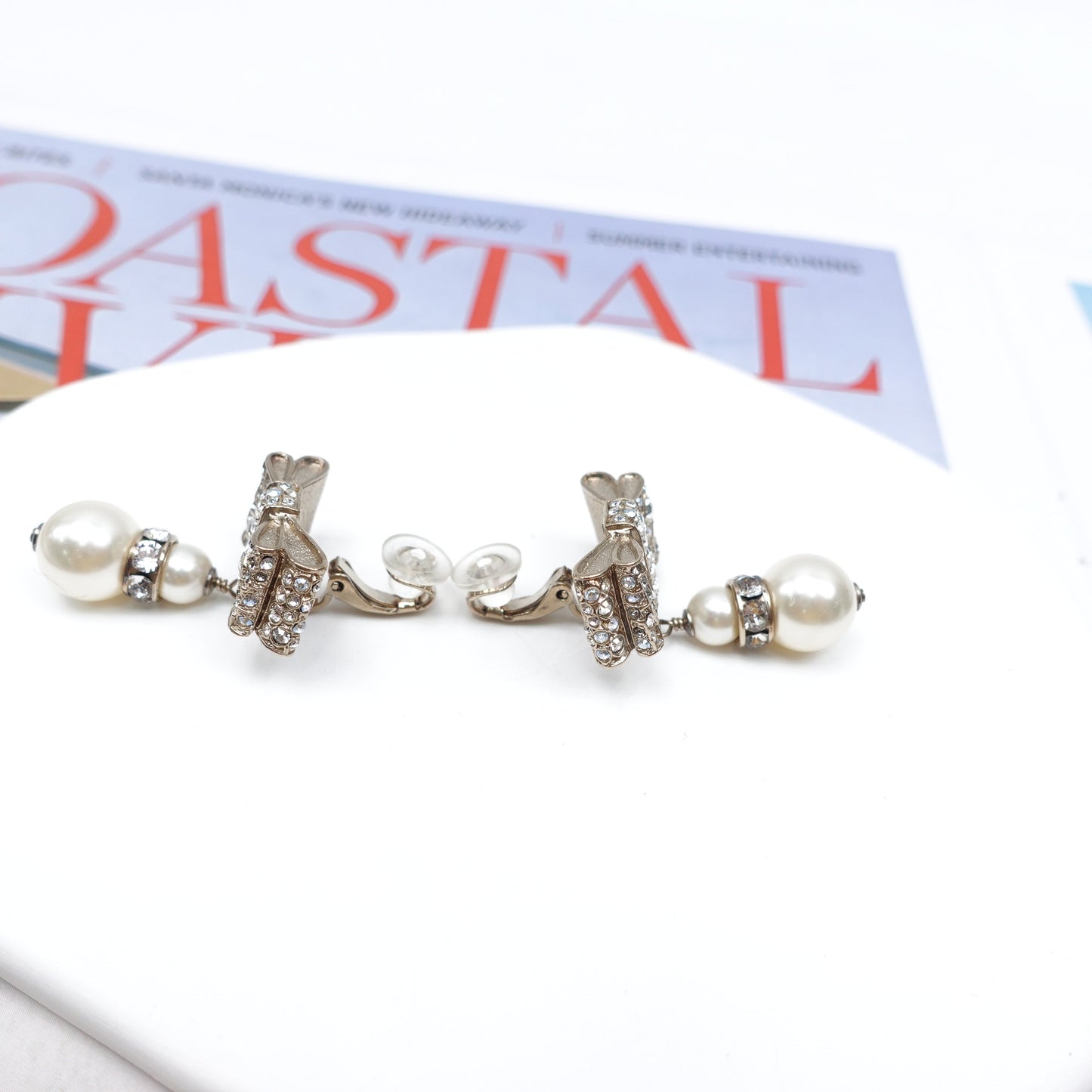 Pre-Owned Chanel Gold-tone Metal Pearl Earring