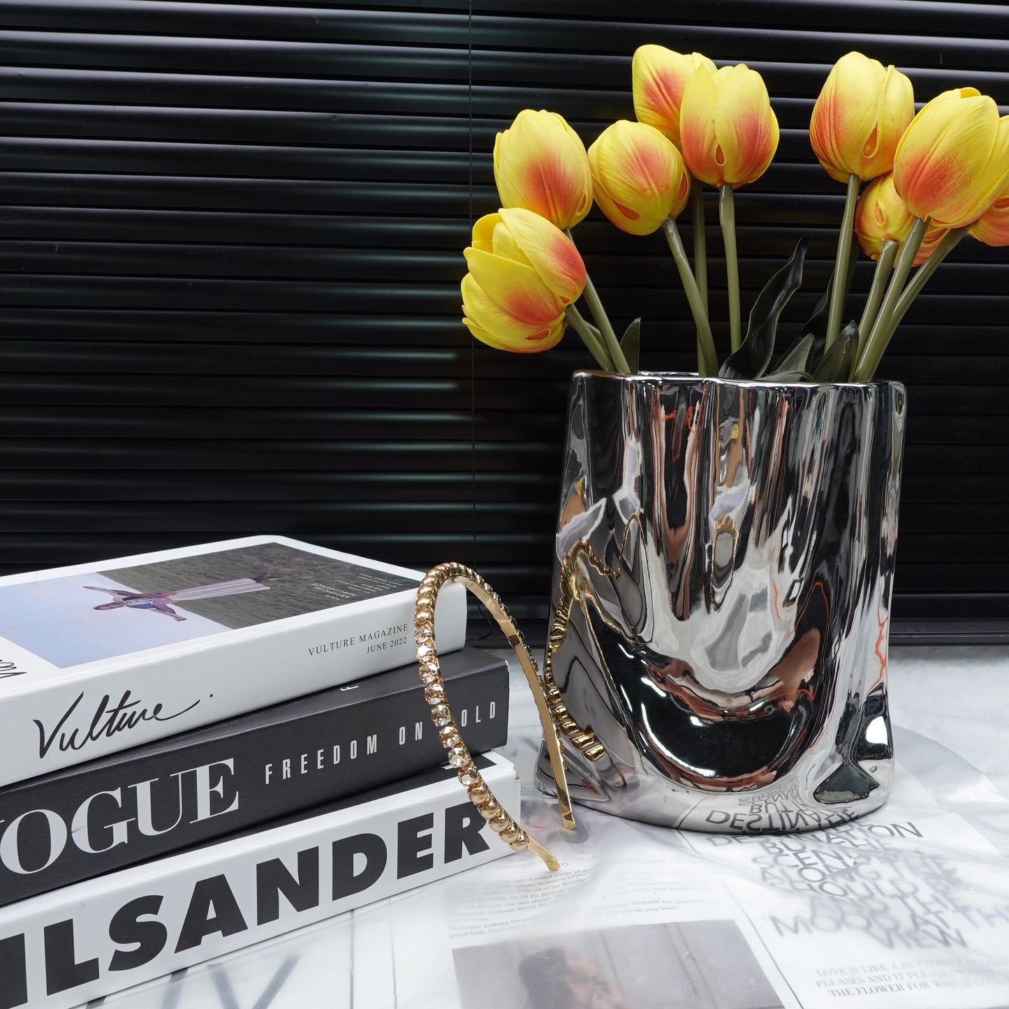 Pre-Owned MIU MIU Gold Hair Accessories