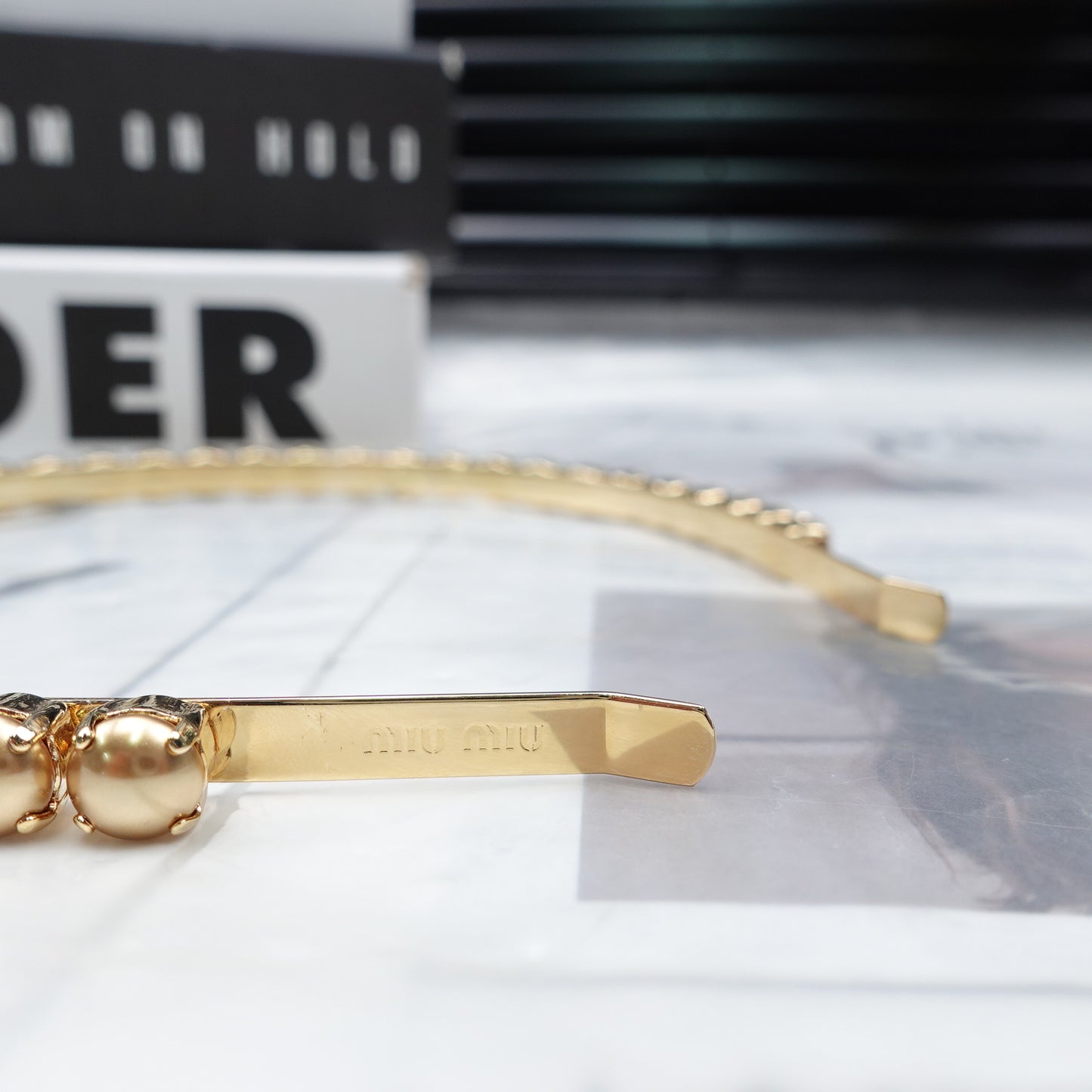 Pre-Owned MIU MIU Gold Hair Accessories