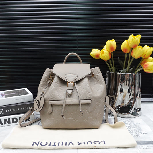 Pre-Owned Louis Vuitton Montsouris Grey Calfskin Backpack
