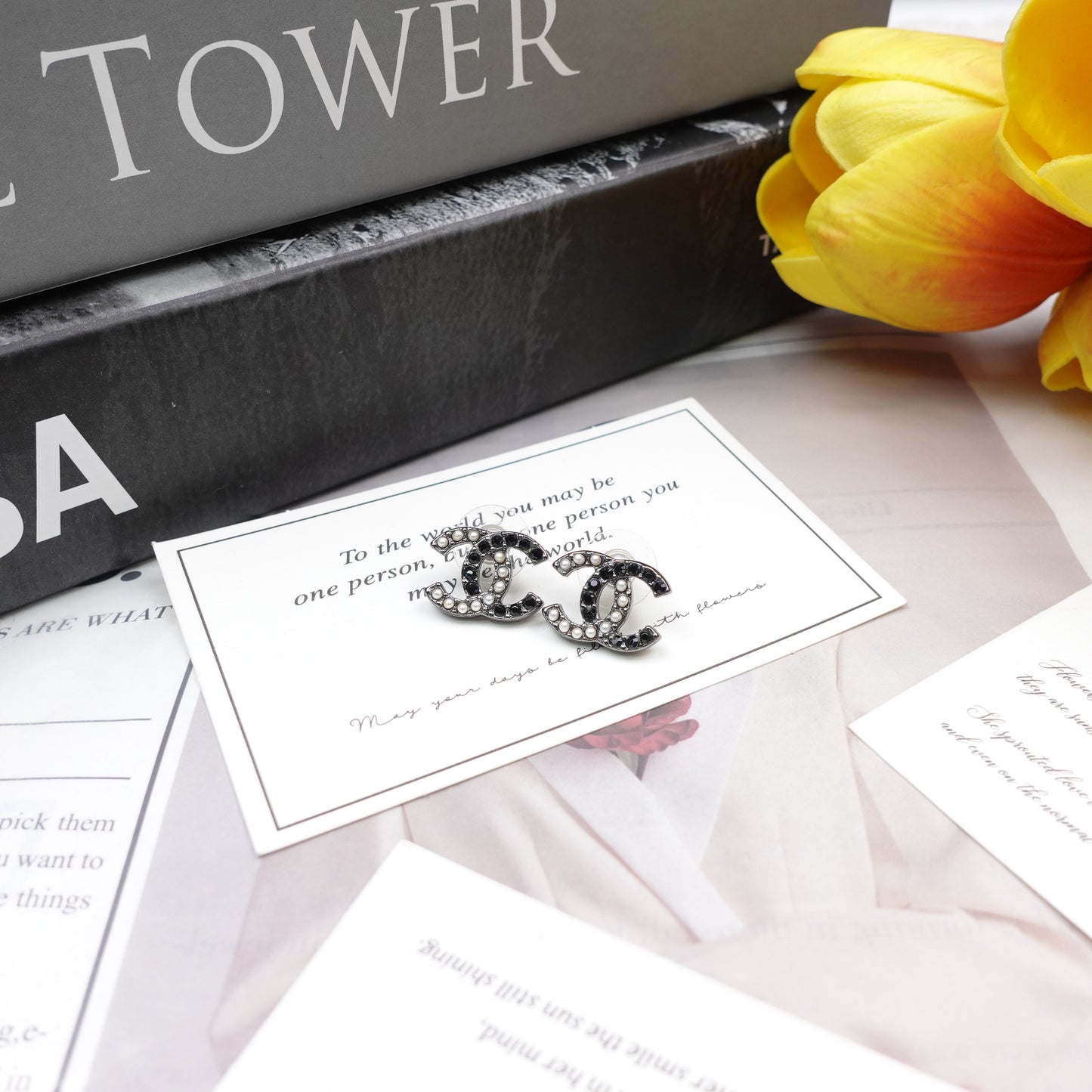 Pre-Owned Chanel Gold-tone Black&White Pearl Earrings