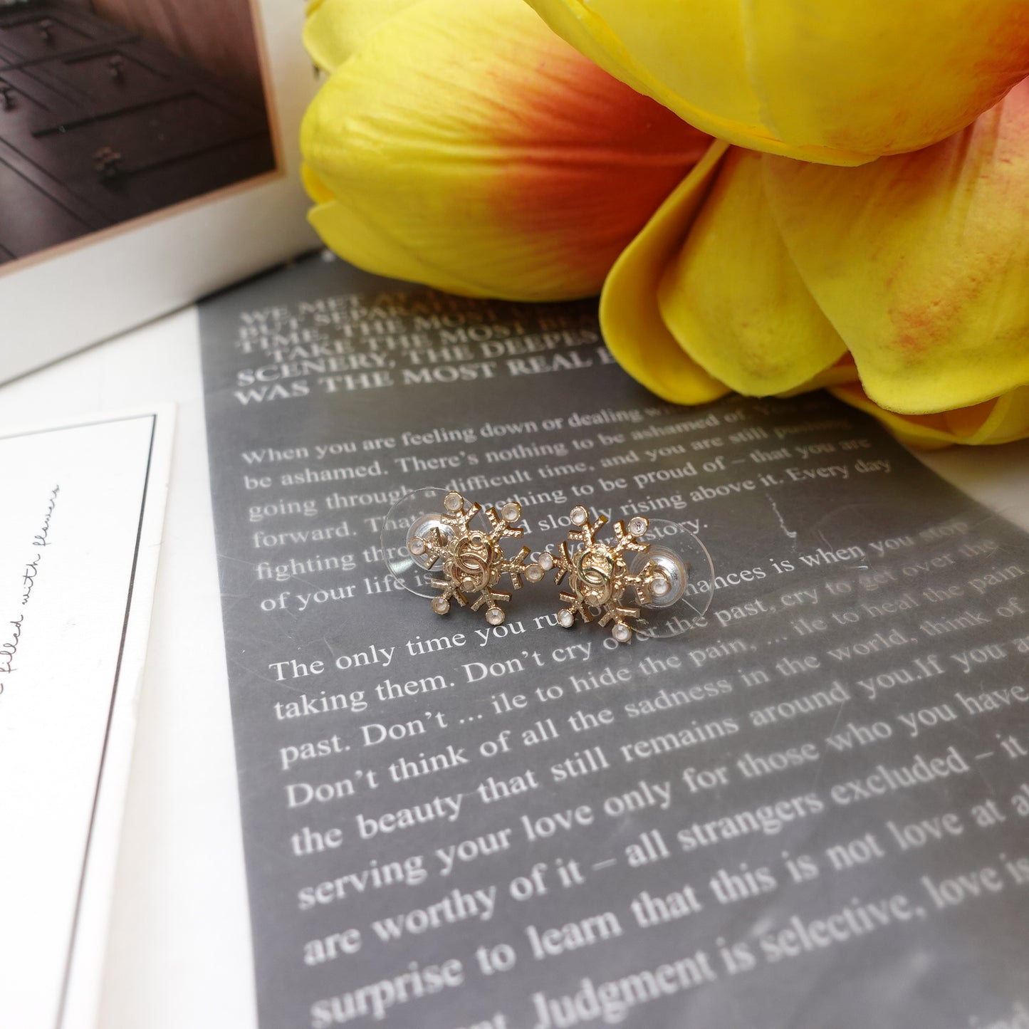 Pre-Owned Chanel Gold-tone Snow Flower Pearl Earrings