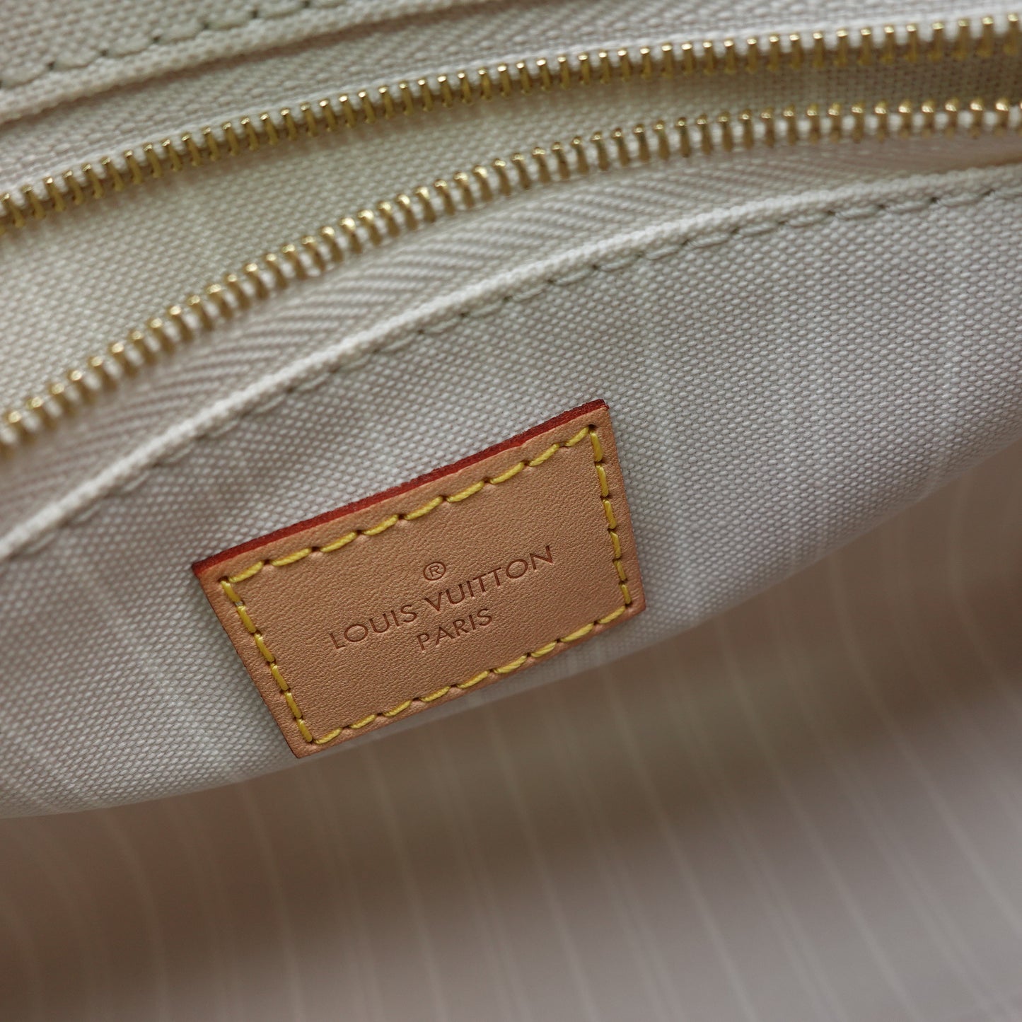 Pre-owned Louis Vuitton Speedy 25 Bandouliere By The Pool Coated Canvas Shoulder Bag