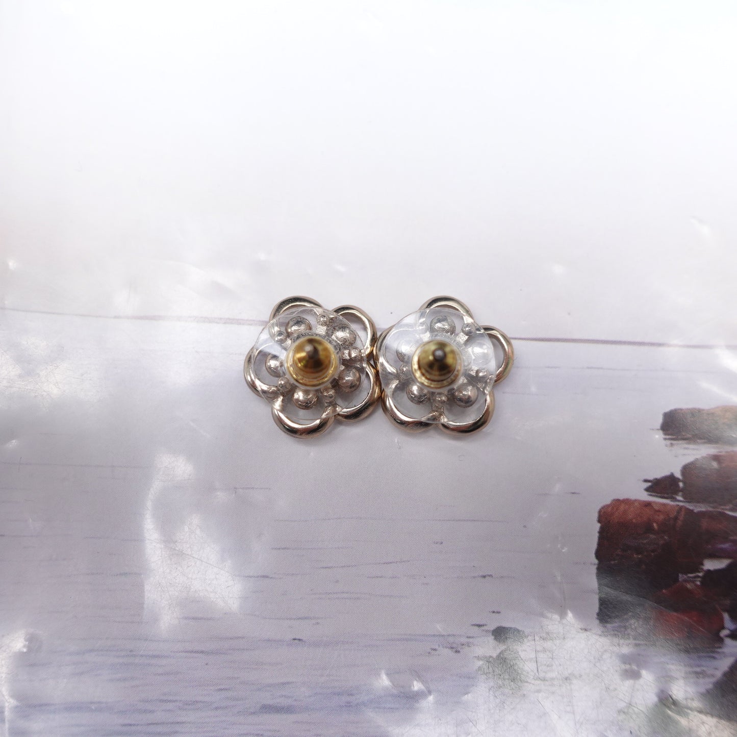 Pre-Owned Chanel Gold Metal Pearl Earrings