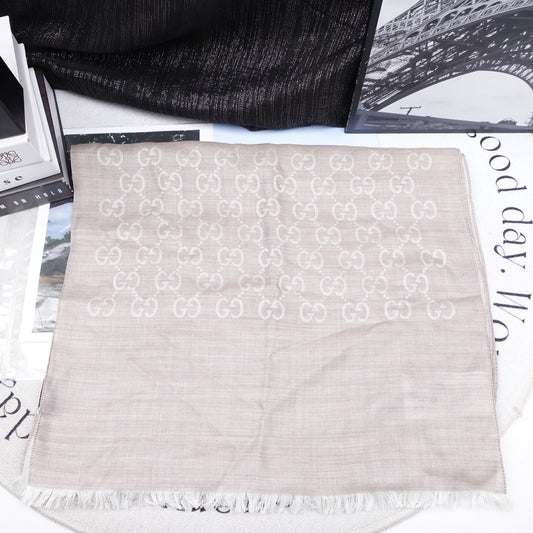 Pre-Owned Gucci Monogram&Gray Square Wool Scarf