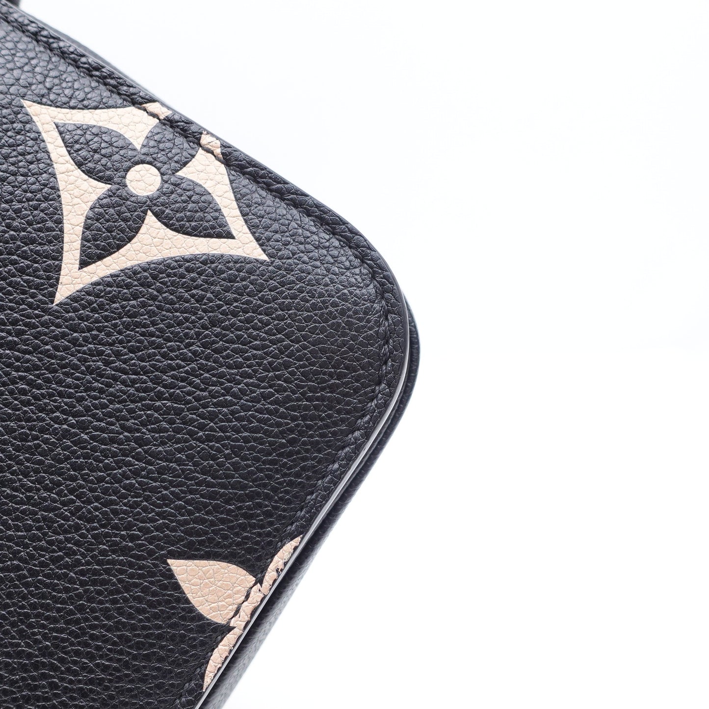 Pre-owned Louis Vuitton Metis Black Calfskin Shoulder Bag