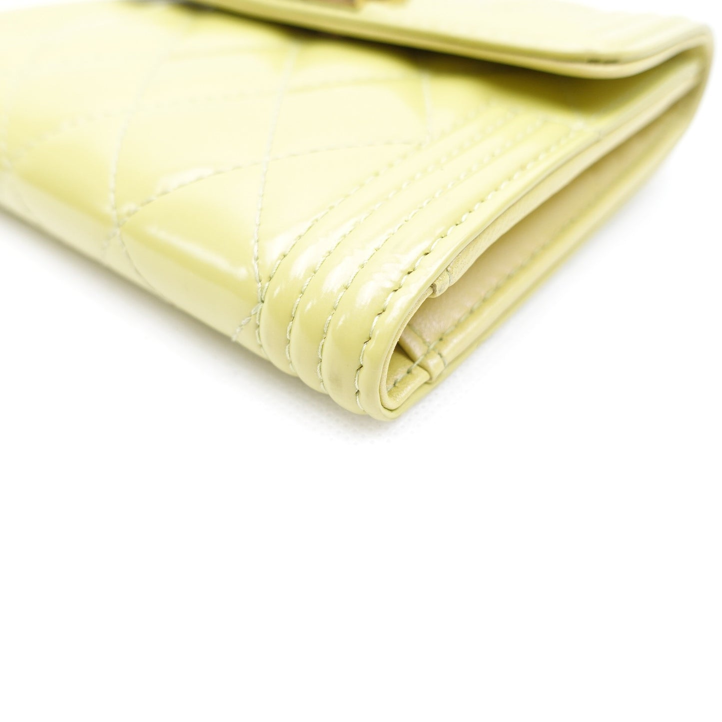 Pre-owned Chanel Leboy Yellow Patent Wallet