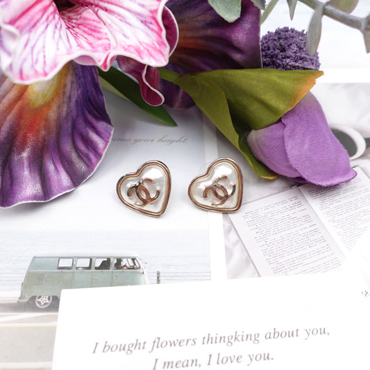 Pre-owned Chanel Heart Pearl Earrings