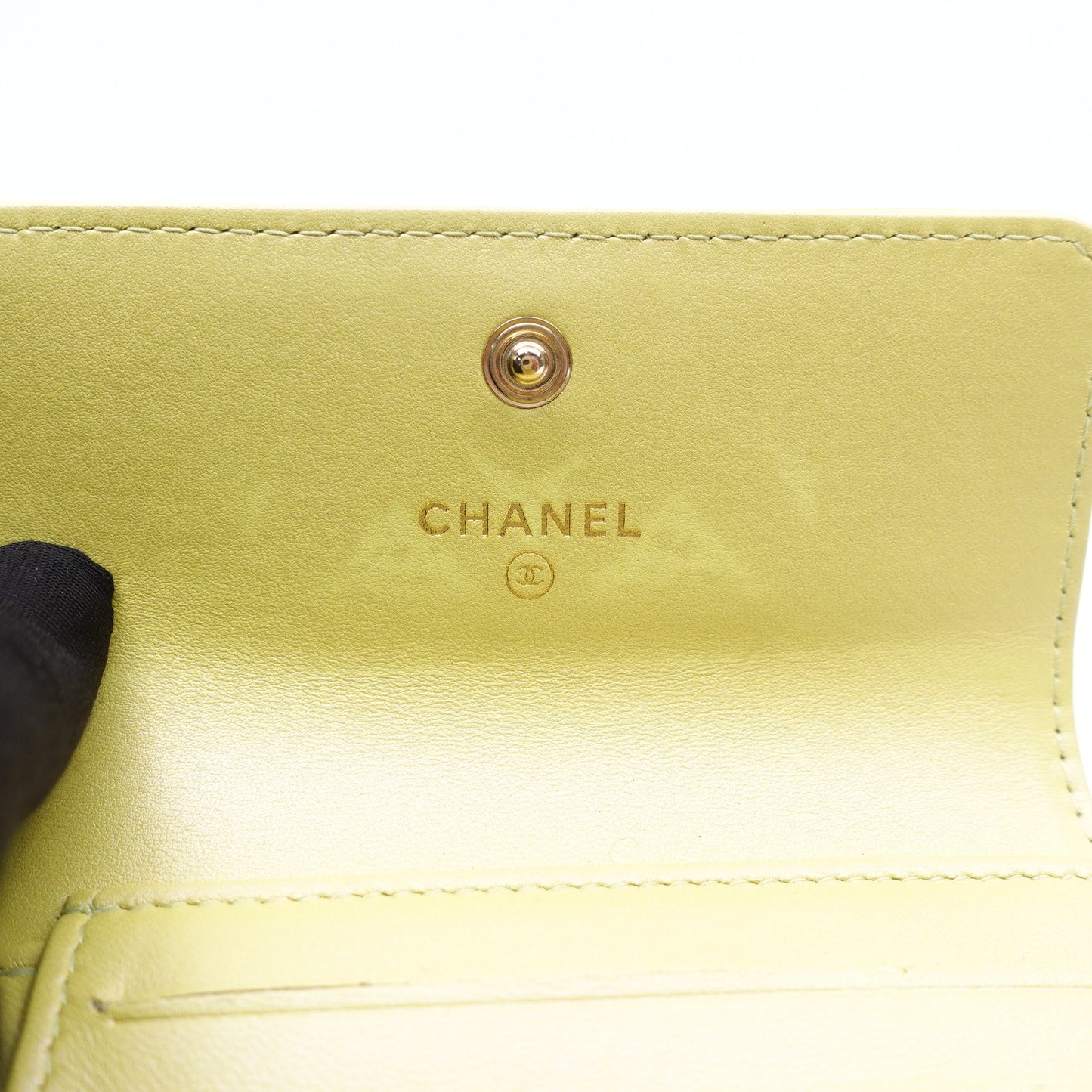 Pre-owned Chanel Leboy Yellow Patent Wallet