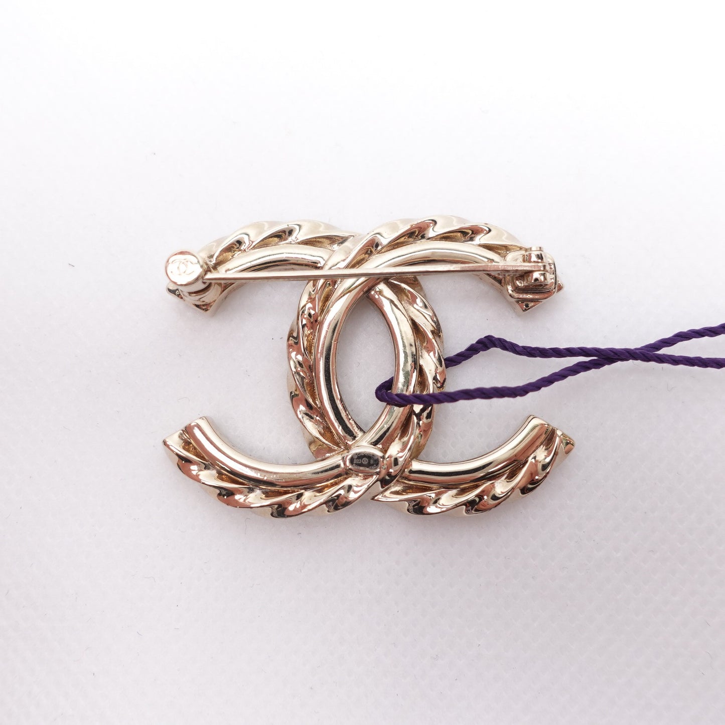 Pre-owned Chanel Gold Crystal Metal Brooch