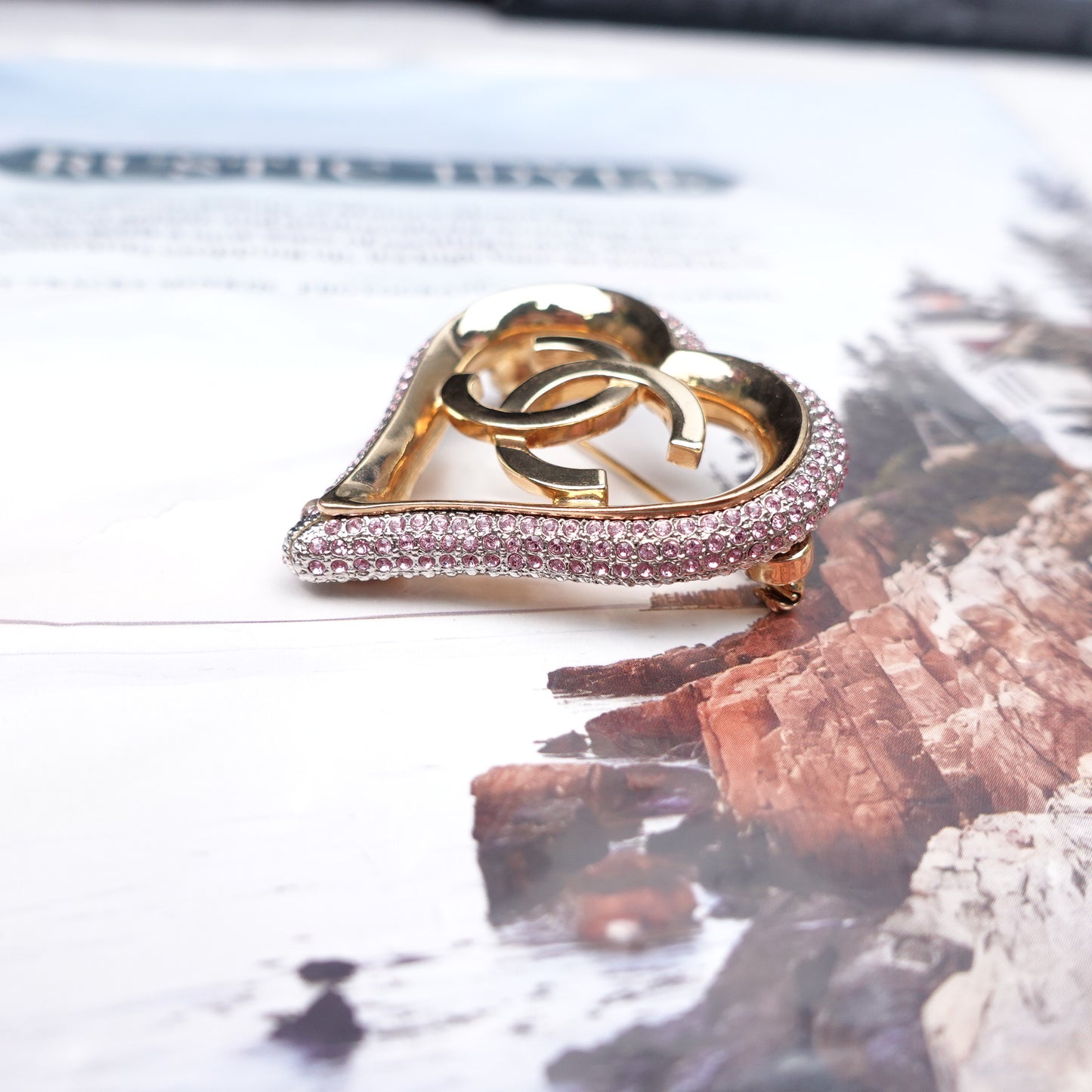 Pre-Owned Chanel Gold Tone Pink Diamond  Brooch