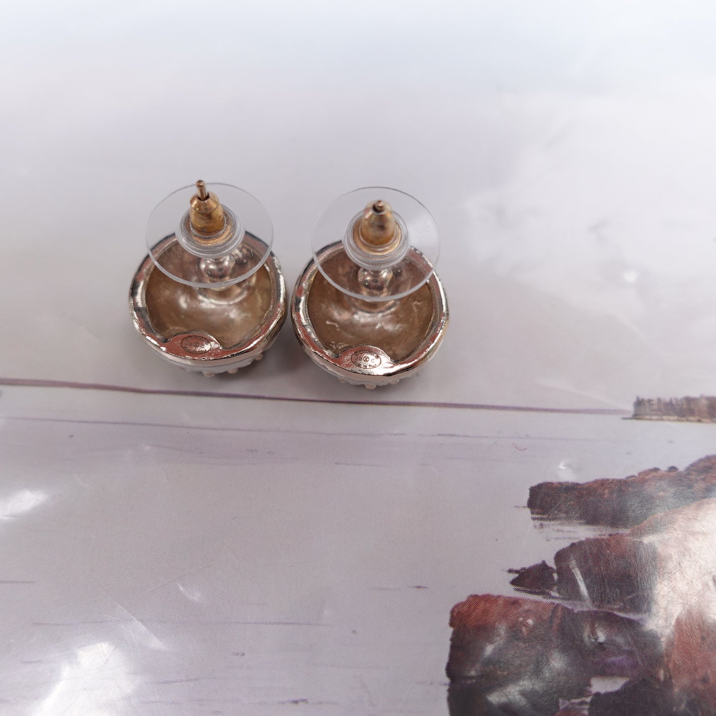 Pre-Owned Chanel Black&Grey Round Earrings