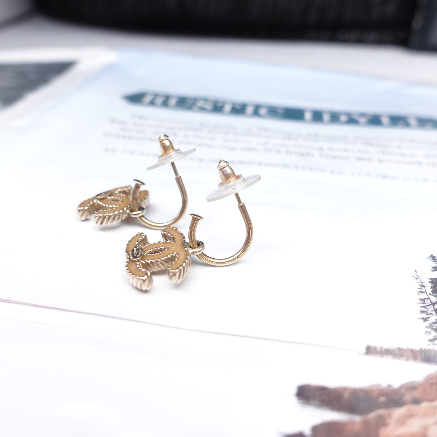 Pre-Owned Chanel Pearl CC-Tone Drop Earrings