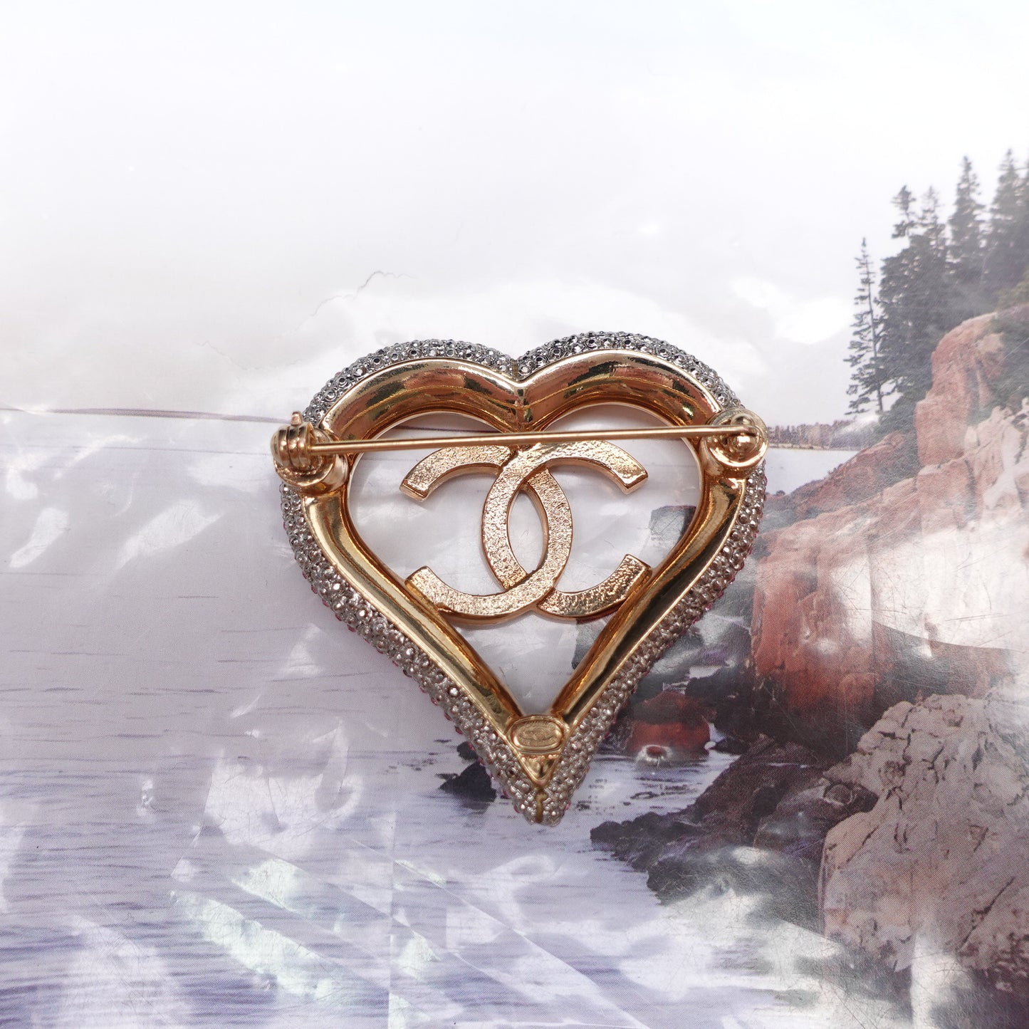 Pre-Owned Chanel Gold Tone Pink Diamond  Brooch